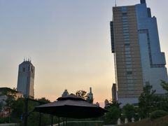 -UNI UNI(环亚凯瑟琳店)