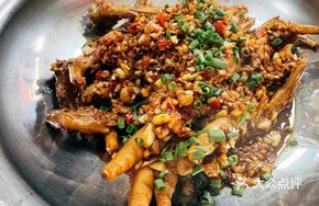 Garlic Chicken and Duck Feet