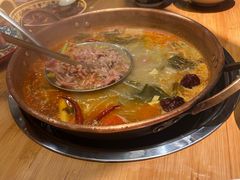 -洱火云南酸菜牛肉火锅(石景山当代商城店)