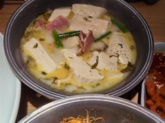 豆腐煲-蜜桃餐厅·伴山(绿宝广场店)