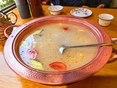 腊排骨拼土鸡火锅-民食香·腊排骨野生菌美食(木府店)
