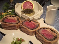 惠灵顿牛排-弦月窗LUNETTE BY AMANDA(复兴路店)