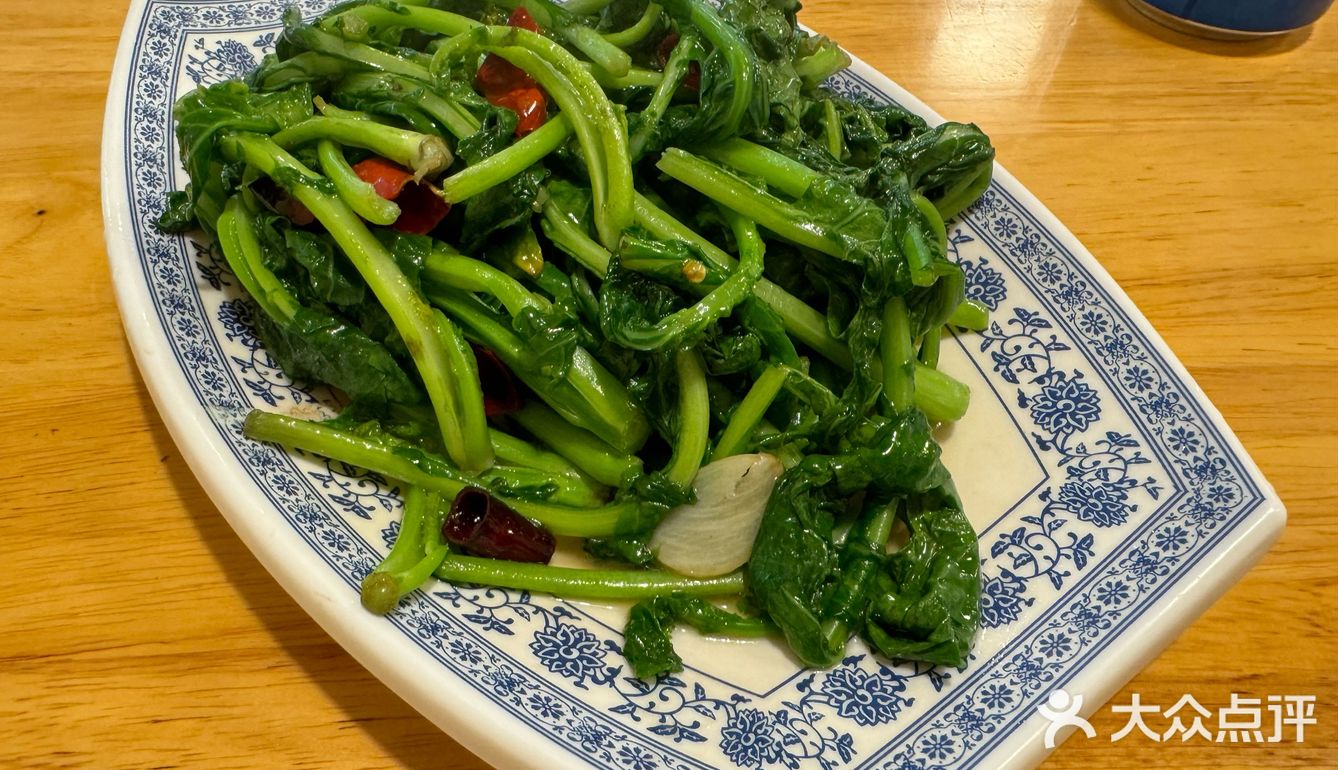 这家店位于成都市天府新区隆翔街 这边我没怎么来过