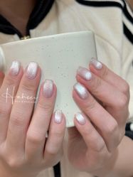 -花岐款式专研健康美甲沙龙