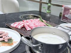 -红鼎豆捞·非遗鲍皇汤火锅(宝丰路店)