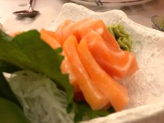 三文鱼刺身-小句号·精致料理(江南环球港店)
