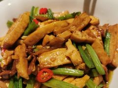 -洞庭土菜小炒馆(易发广场店)