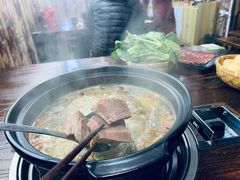 -陆记牛庄·碳锅龙虾烧烤(爱上花园店)