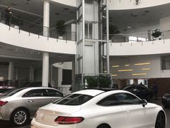 -奔驰北京极光星徽(四元桥店)