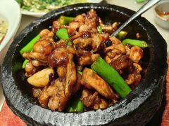 石锅杭椒牛蛙-桂满陇·桃花院落(长泰广场店)