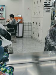 -宫铭烫发染发接发店