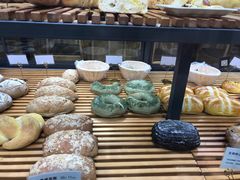 -焙丽拾光(麦凯乐直营店)
