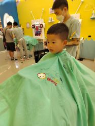 -爆米花儿童美发乐园