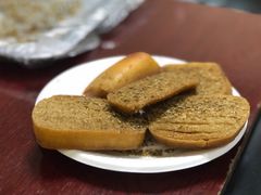 烤馒头片-老红桥炸灌肠牛肚锅烧烤(定福庄店)