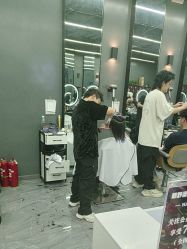 -藤野造型烫发染发