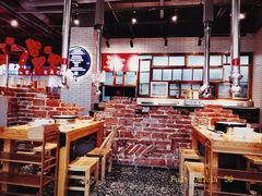 大堂-么肆烤肉·中式自助·烤肉大排档(街道口季佳PAI店)