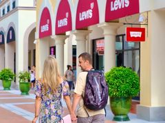 -佛罗伦萨小镇广佛名品奥特莱斯(疏港路店)