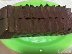 血豆腐-洞庭洲·防空洞火锅·烧烤·铜锅涮肉(新百广场店)