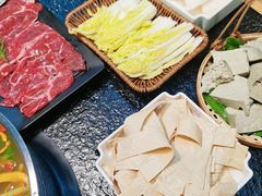 -鹿鸣山草本茶香火锅(园西路店)