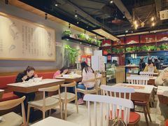 大堂-渝是乎酸菜鱼·川渝小炒(新世界百货望京店)
