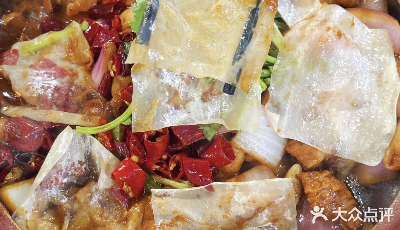 谁懂！竟然在肥肠煲里面吃到“卫生纸”