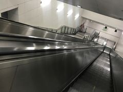 -白石桥南(地铁站)