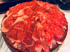 安格斯牛肉-鲜入围煮花胶鸡海鲜火锅