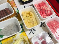-海底捞火锅鲜切牛肉主题店(长寿路店)