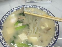 -邱芳粉店(迎宾大道旗舰店)