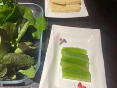 -大匠工房古船木艺术餐厅·猪肚鸡专门店(长白仙岛店)