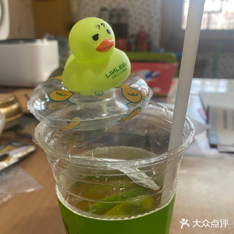 夏天喝🍋柠檬茶上瘾了！ 买还送夏季必备鞋？
