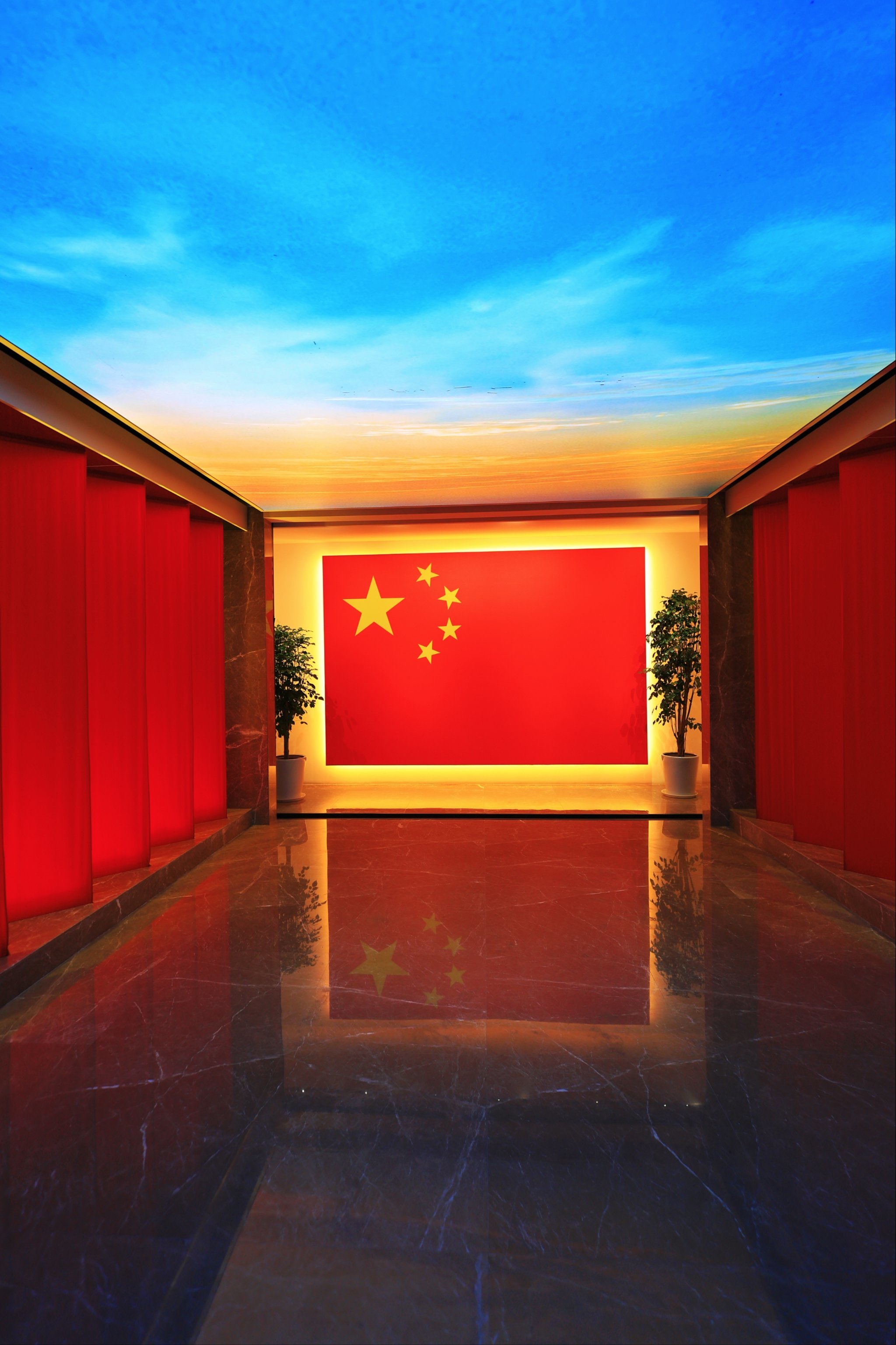 二次打卡沪上首个国旗教育展示厅