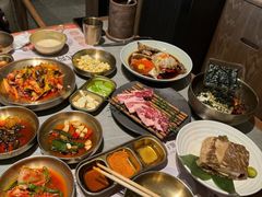 -草家酱蟹炭火烤肉店(珲春南路一店)