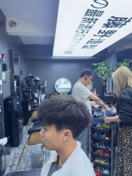 点击看大图 -藤野造型专业烫染接发