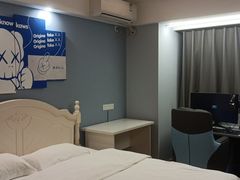 -橙曼酒店(双子塔环球中心店)