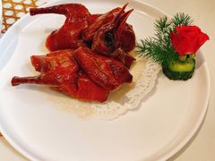 金牌脆皮乳鸽-味可道美食坊(福基路店)