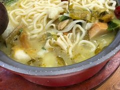 -周鱼小馆石锅酸菜鱼(活力汇店)