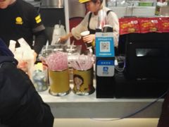 -沪上阿姨·精选茶饮(十一经路店)