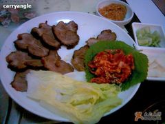 白菜包梅肉-故乡家韩国料理(丹东街店)