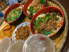 -爆炸头阿姨小四川正宗川味小吃(无任何分店)