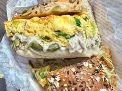 厚蛋吞拿鱼三明治-桂新园(烘焙馆-鸿翔店)