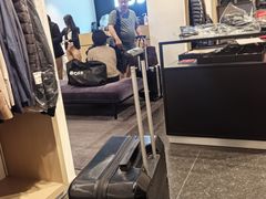 -东荟城名店仓