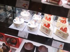 -巴黎贝甜(大宁国际商业广场店)