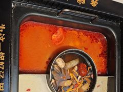 -老牌坊云南鱼豆花火锅(哈西万达店)