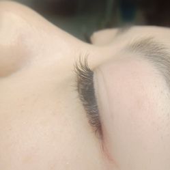-潮店·虞妃妮轻奢美甲美睫馆