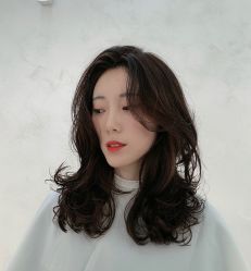 -妃格美发沙龙·烫发·染发