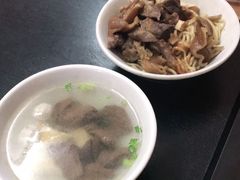 -松树干拌面店