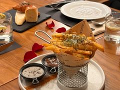 -Mark&Mars Restaurant