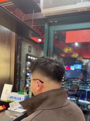 -东方先生国潮男士理发馆