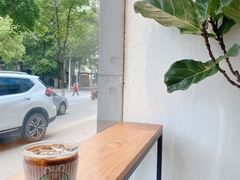 靠窗位-red donkey coffee